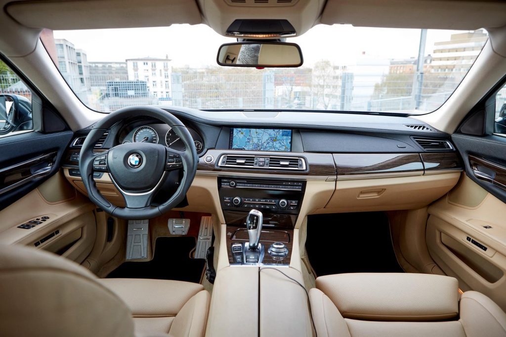 BMW 750i MANSORY, OEM Umbau bei FA-CARDESIGN in Rodgau - Ansicht 19