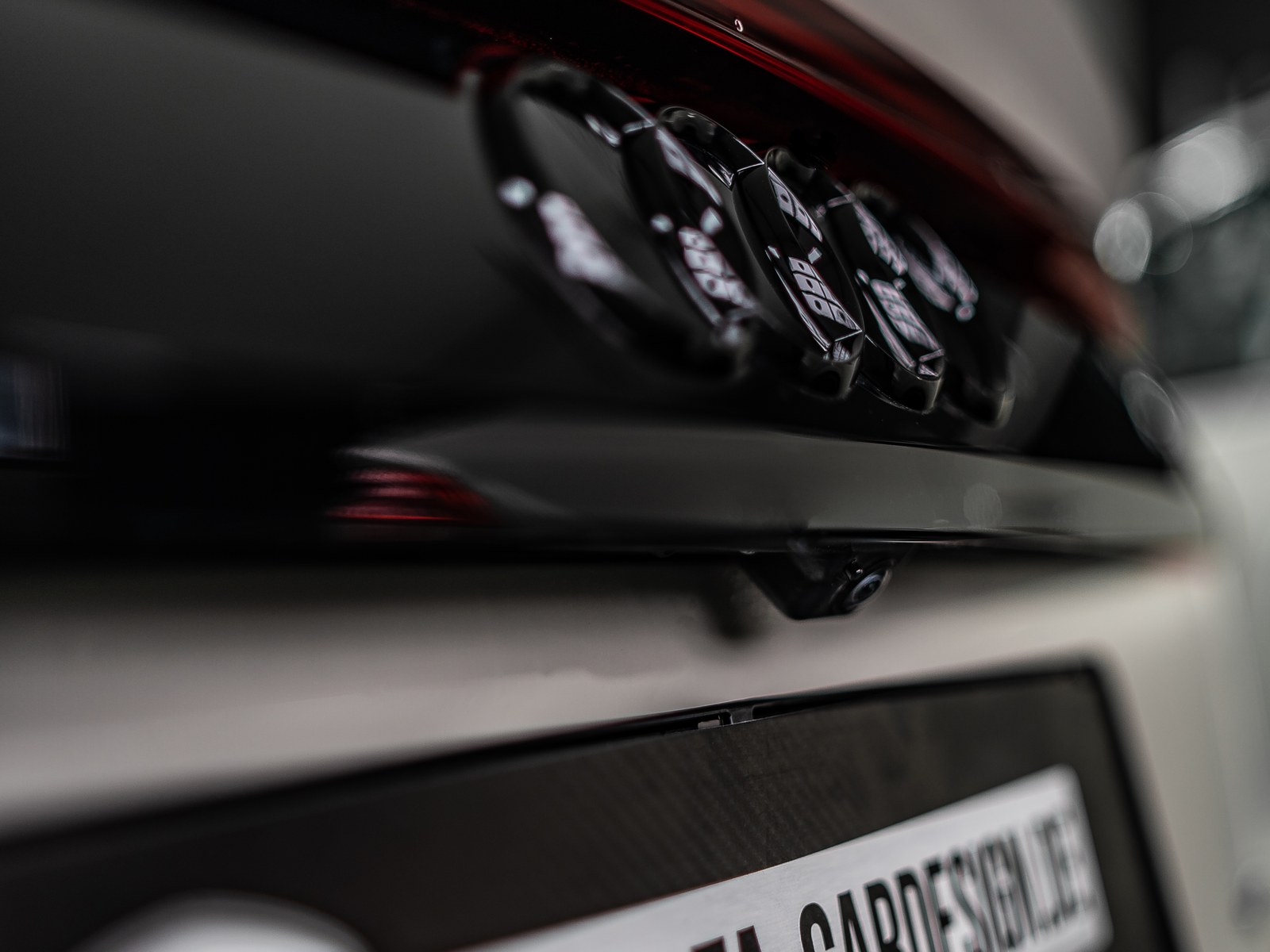 Nachgerüstete Rückfahrkamera am Audi Heck bei FA-CARDESIGN