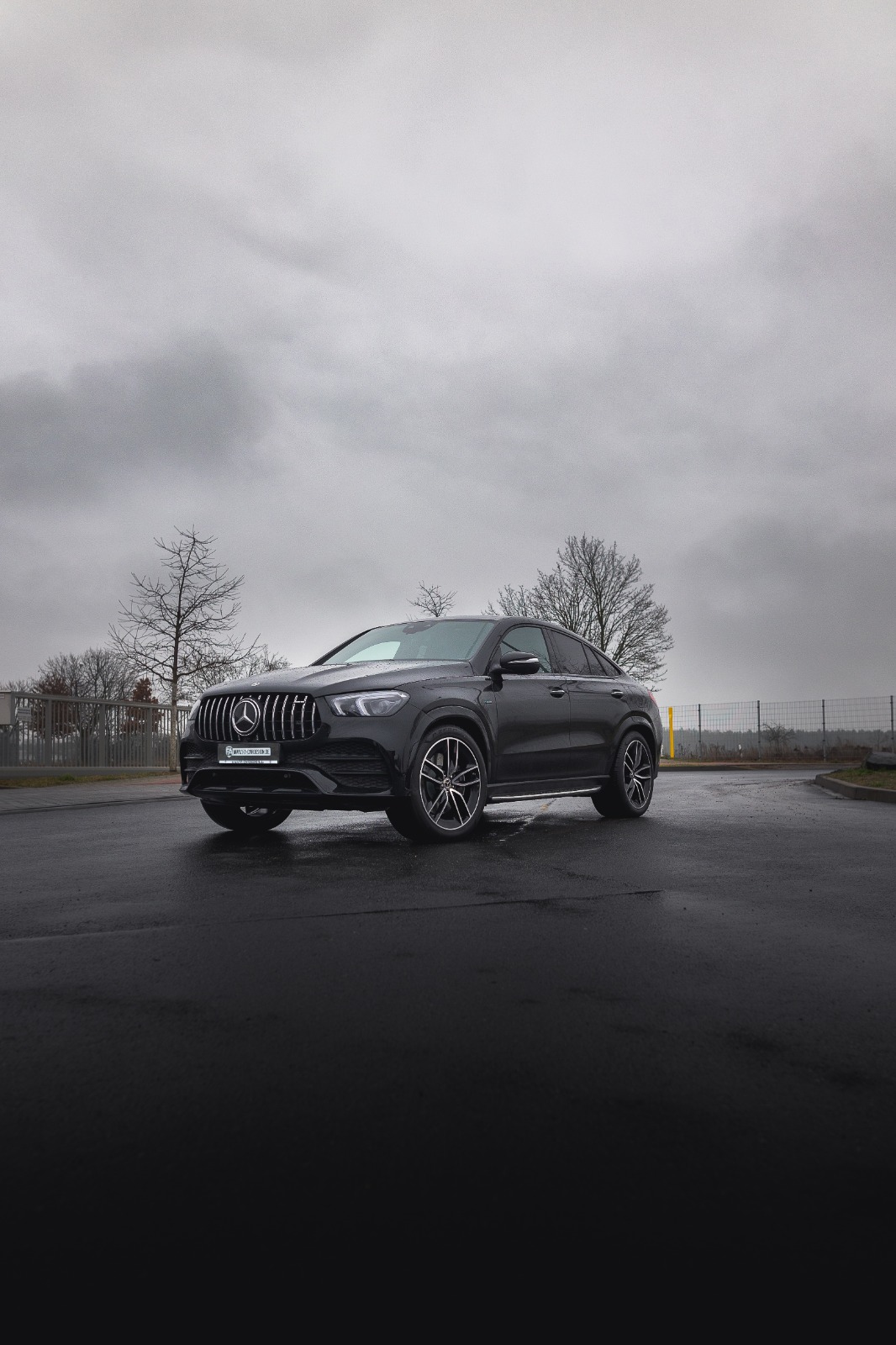 Mercedes-Benz GLE 300 d Coupé C167 in Schwarz im GLE 63 Look mit original AMG Felgen