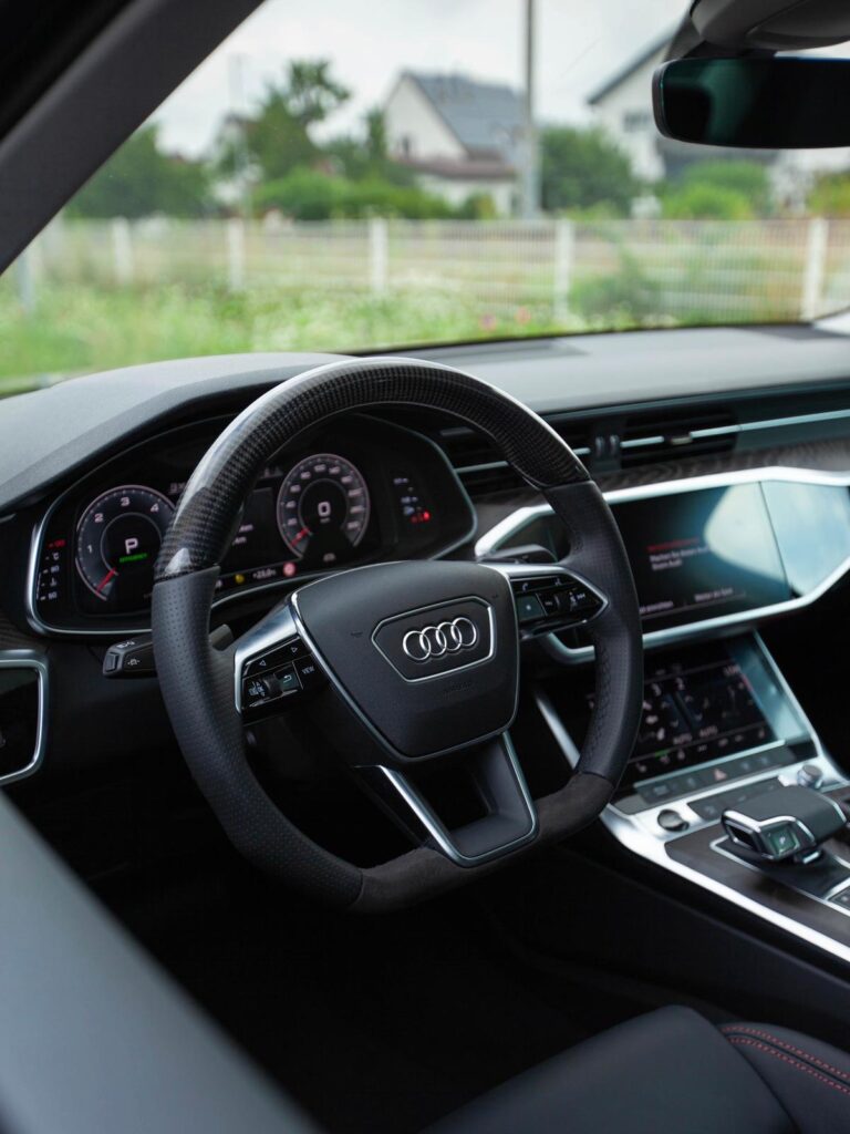 Audi A6 35 TFSI 4K in Schwarz im S6 Look mit HAMANN Anniversary Felgen in Silver