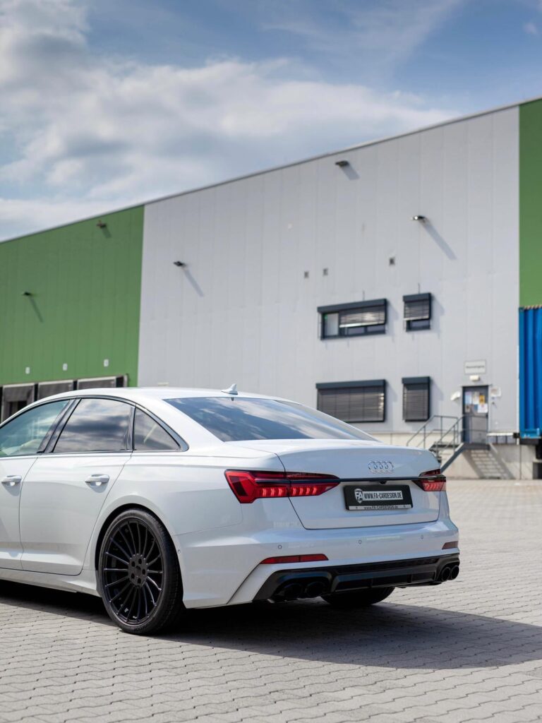 Audi A6 35 TFSI 4K in Weiß im S6 Look mit HAMANN Anniversary Felgen in Schwarz Matt