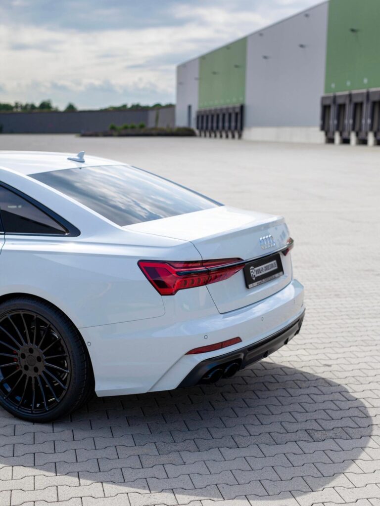 Audi A6 35 TFSI 4K in Weiß im S6 Look mit HAMANN Anniversary Felgen in Schwarz Matt