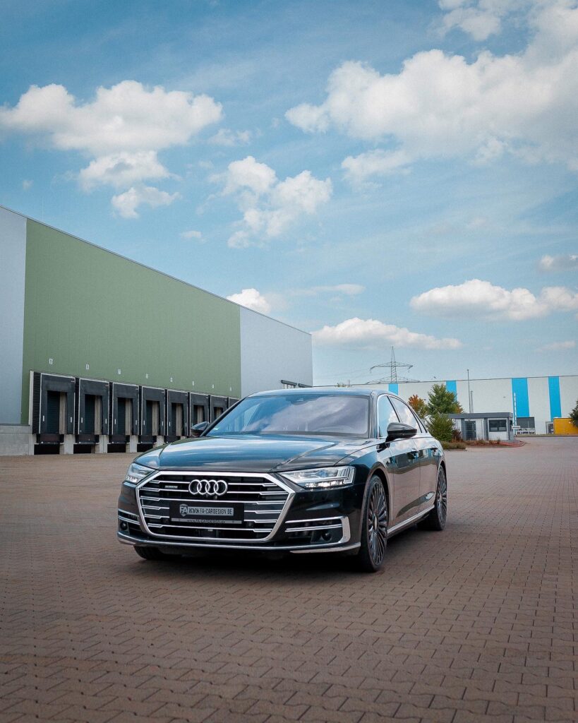 Audi A8 L 50 TDI 4N in Schwarz mit MANSORY CS.11 Felgen in Gloss Black