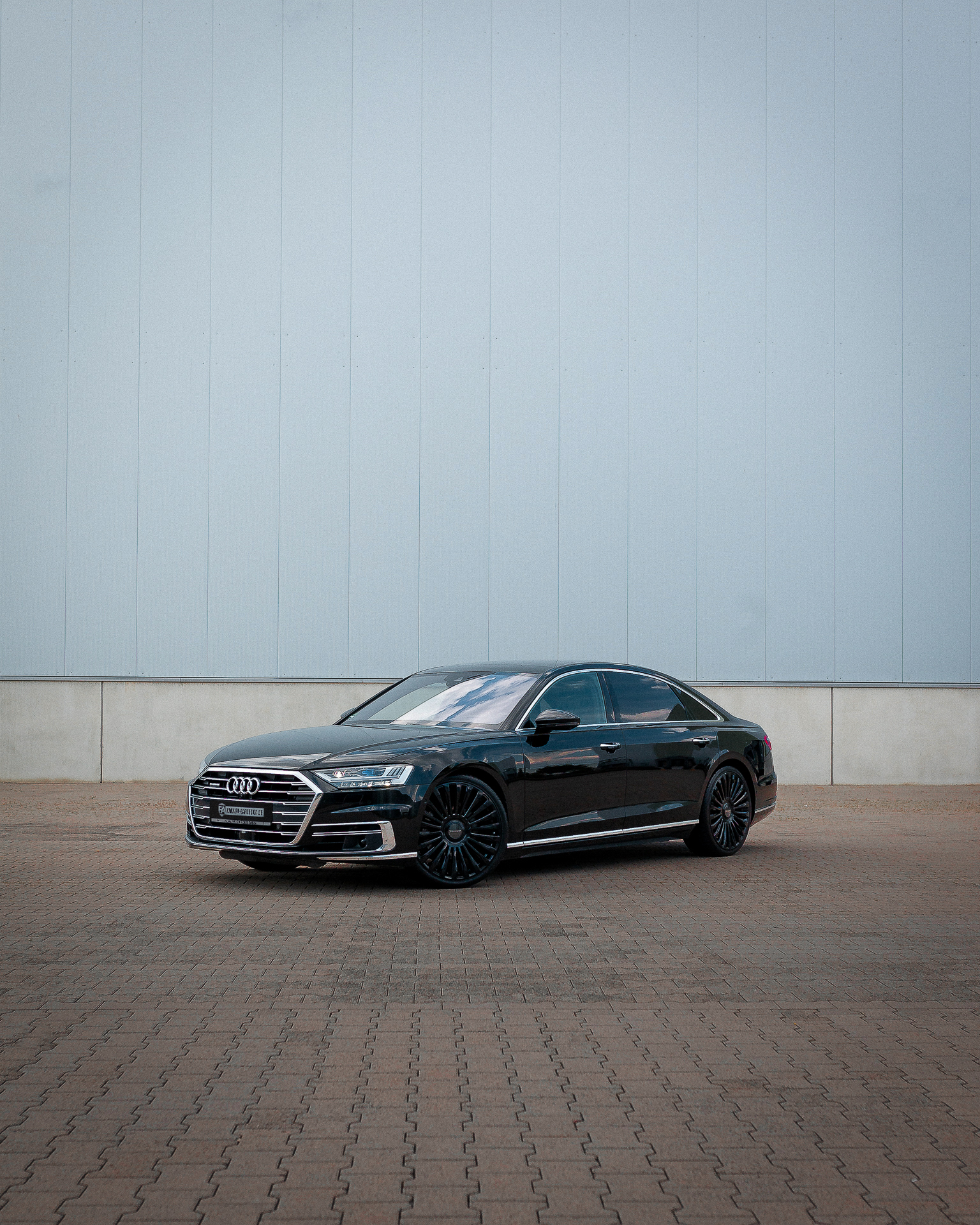 Audi A8 L 50 TDI 4N in Schwarz mit MANSORY CS.11 Felgen in Gloss Black