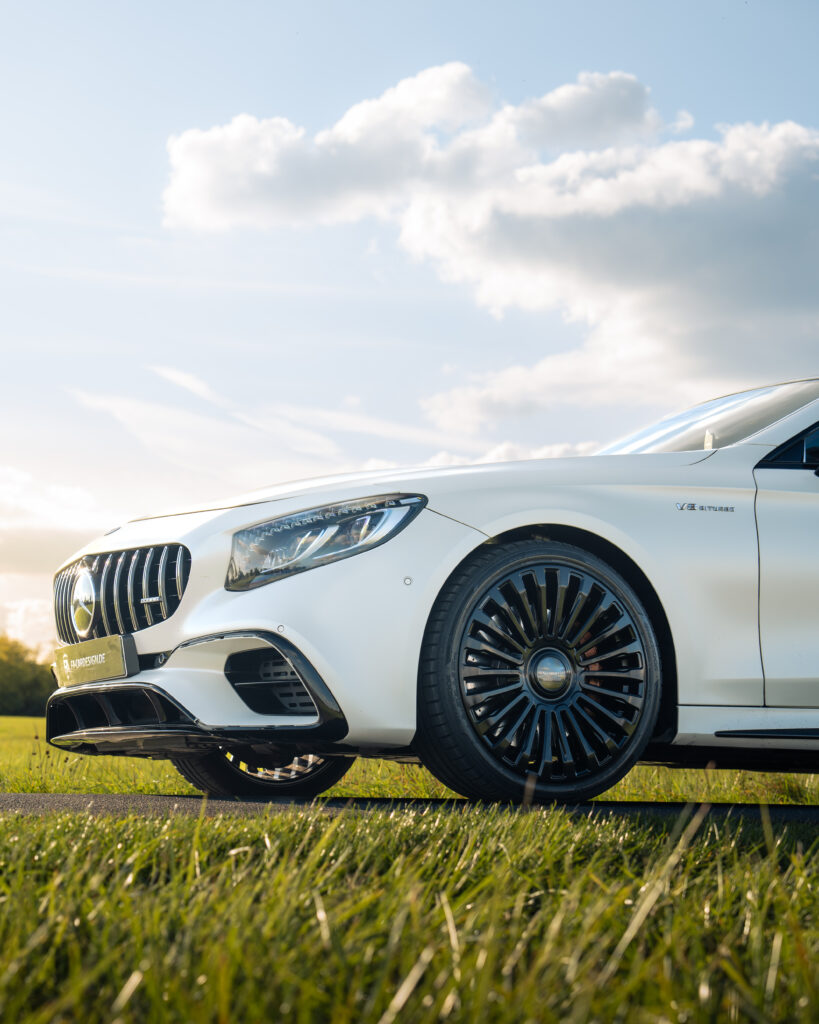 Mercedes-AMG S63 Cabriolet A217 in Weiß Matt mit MANSORY CS.11 Felgen in Gloss Black